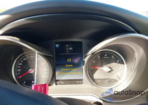 2016 Mercedes-Benz C 300 4Matic z USA, uszkodzony, nr VIN 55SWF4KB7GU104090